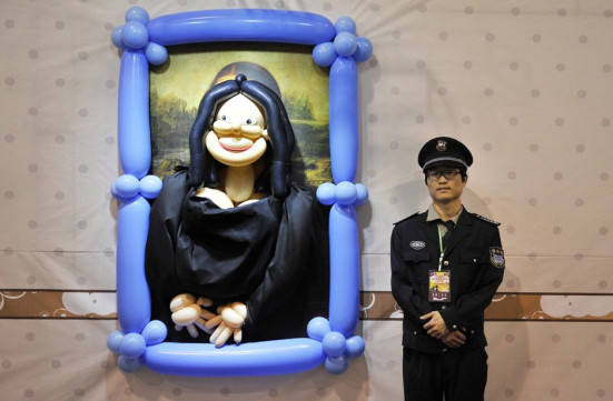 摄影入门、摄影作品分析：不许笑！16张照片详解奇葩场景如何拍出大师范！