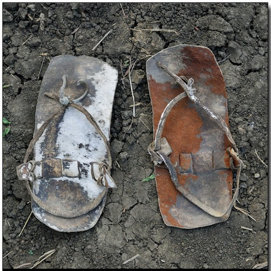 INGE MORATH摄影奖：难民的小鞋子8